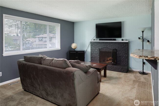 Photo - 19105 60th St E