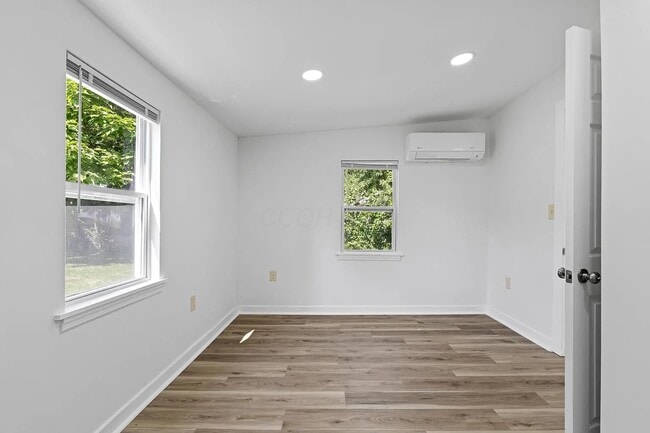 Photo - 1713 Sale Rd