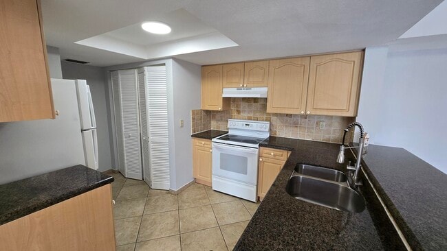 Photo - 9066 W Atlantic Blvd Unidad 436