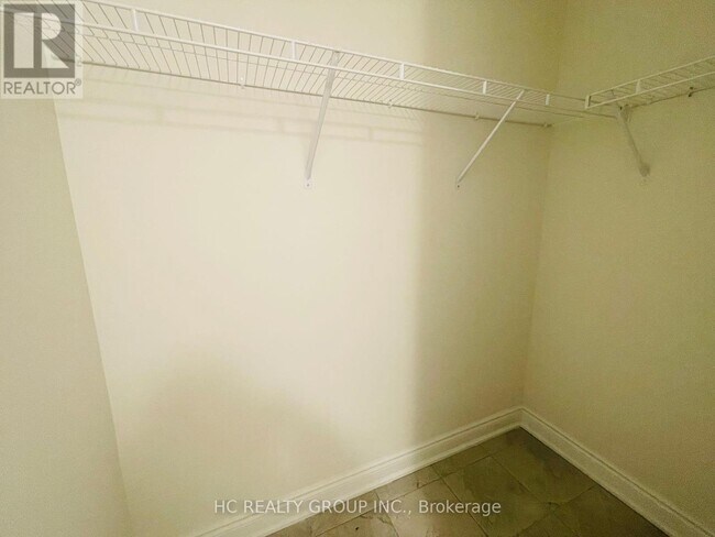 Photo - 117 Thomas Frisby Jr Cres