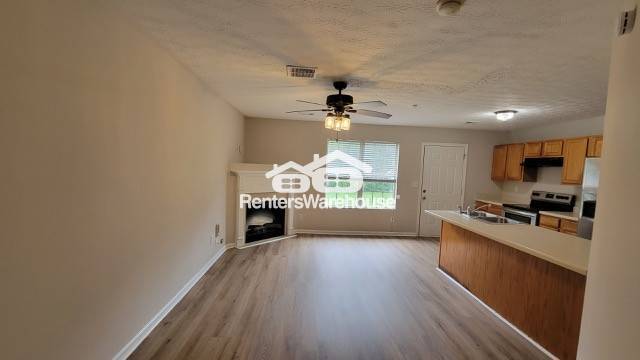 Photo - 1550 Labonte Pkwy