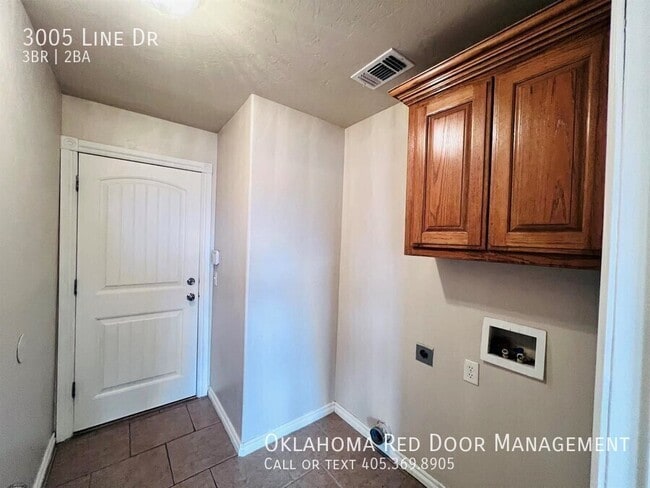 Photo - 3005 Line Dr