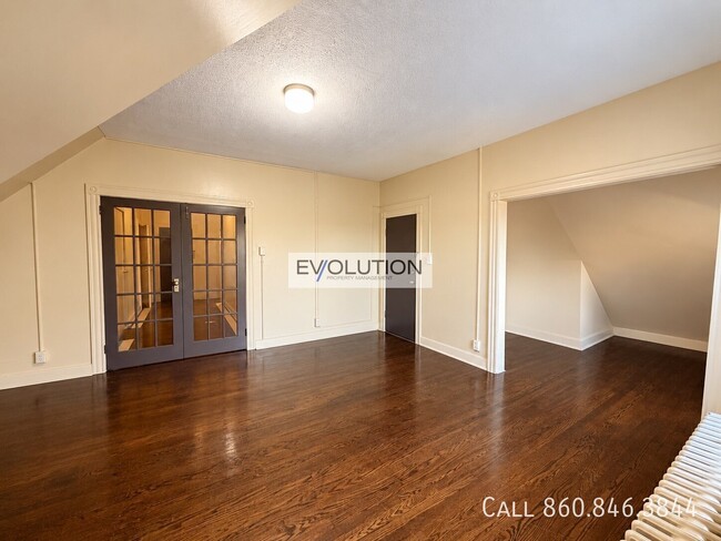 155-157-157 Seymour St Unit FL3