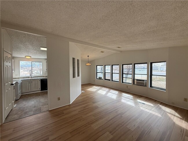 Photo - 2381 E Butler Ave