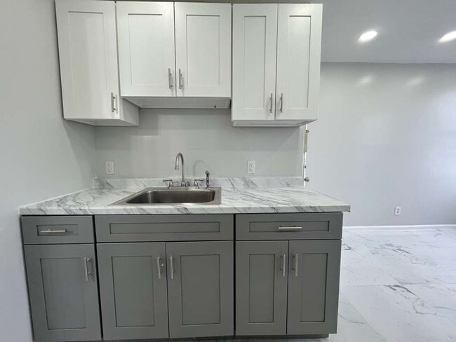 Photo - 677 Kennedy Blvd Unidad 6