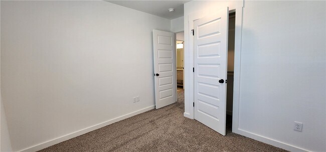 Photo - 1091 Kentucky Ave