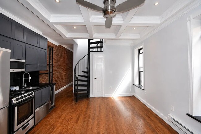 15 W 103rd St Unit 5R