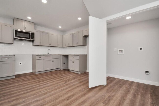 Photo - 7413 Shotwell St Unit A