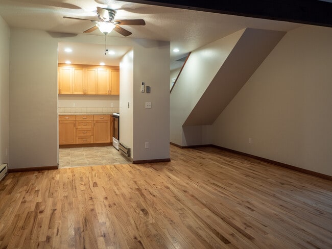 Building Photo - 2026 SW Carolina St Unit 2022 SW Carolina St.