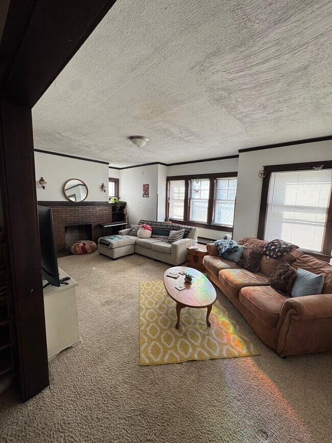 Building Photo - 2594 N Cramer St Unit Lower