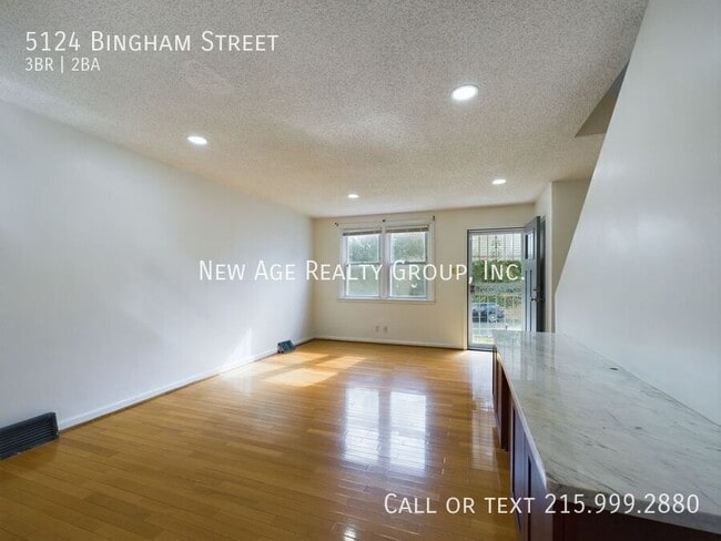 Photo - 5124 Bingham St