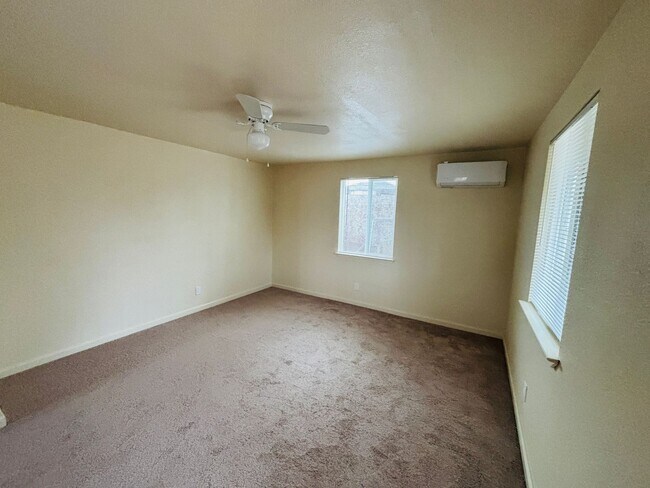 Photo - Cute Refurbished Studio Home.