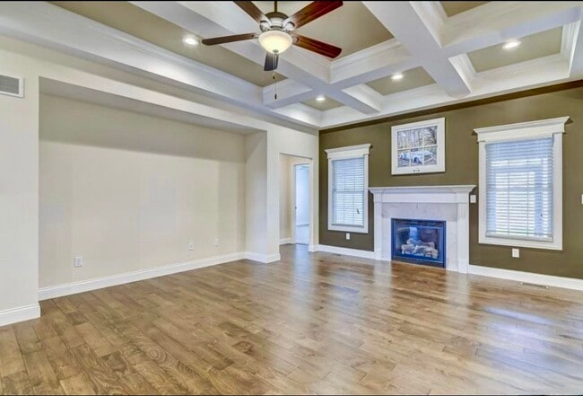 Photo - 1811 Spartan Dr