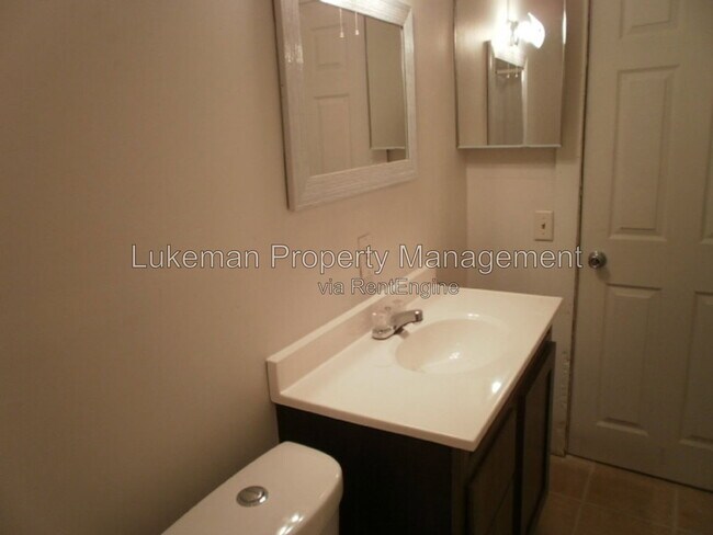 932 S Park St Unit 930 2