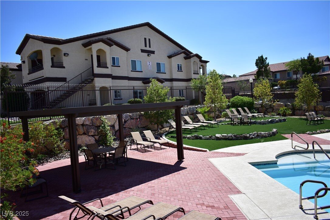Photo - 2291 W Horizon Ridge Pkwy Unidad 5128 Rental