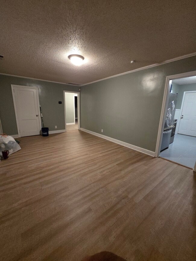 Photo - 907 Logan St
