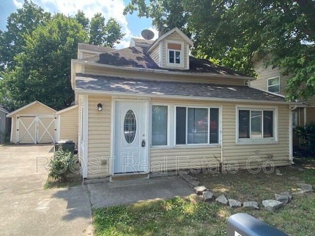 Building Photo - 6046 2nd Ave Rental