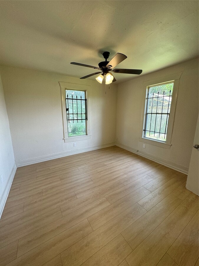 Photo - 3428 Reeves St