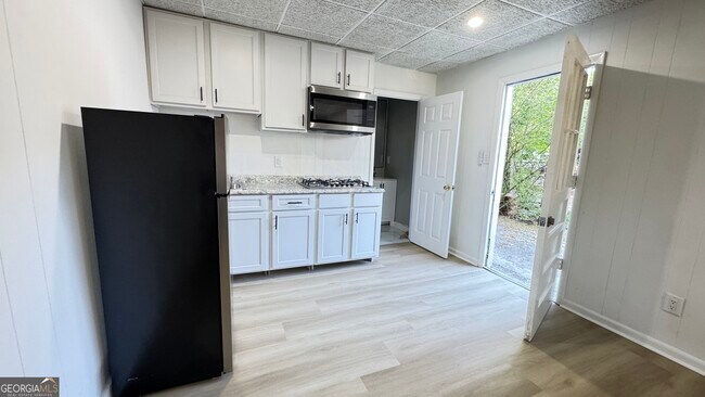 Photo - 723 Sheffield Rd