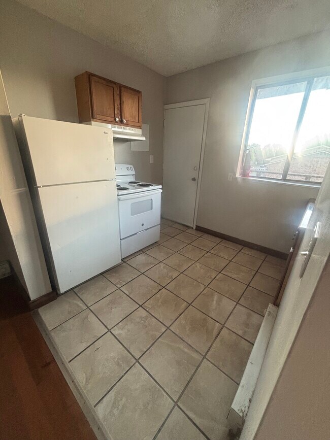 Photo - 431 W G St Unit B10