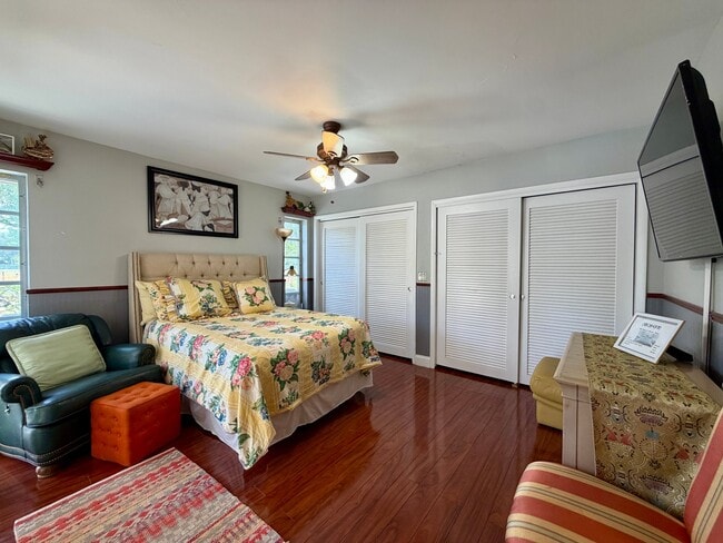 Photo - 5105 White Oak Ln