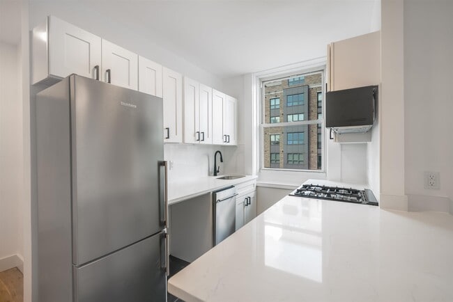 Photo - 1327 Willow Ave