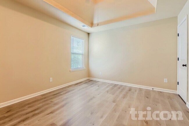 Photo - 135 Lindsey Terrace