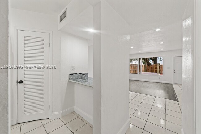 Photo - 1710 NE 142nd St