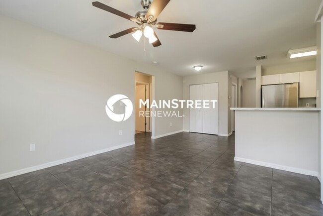 Photo - 3 Bedroom Pet-Friendly Home in Fort Myers, FL with Main Street Renewal