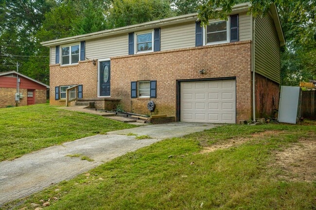 Photo - 1364 Meadowood Dr