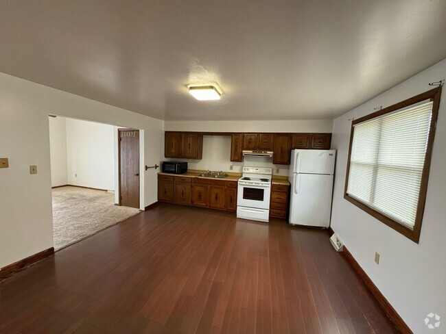 Building Photo - 2 Bedroom, 1.5 Bathroom Duplex in Mt. Oliver Rental