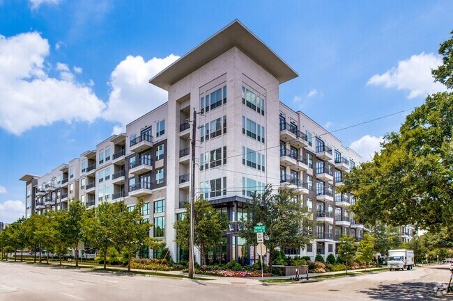 Building Photo - L2 Uptown Rental