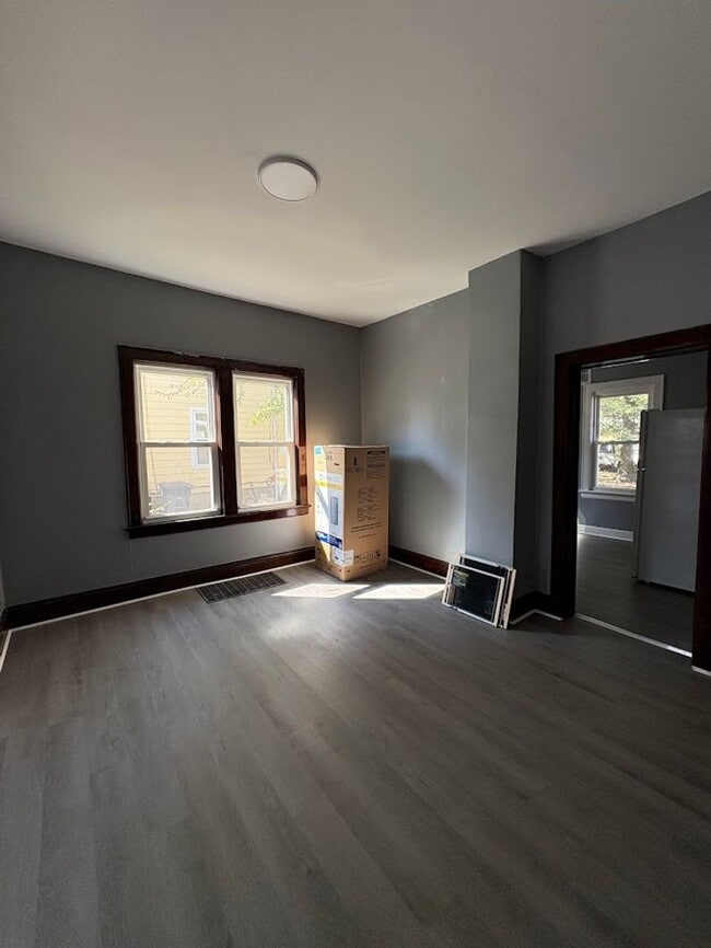 Photo - 686 Sumner St Unit 1