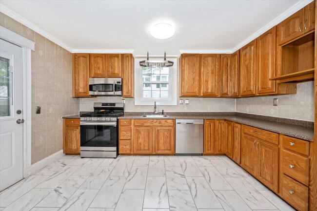 Photo - 628 Ingleside Ave