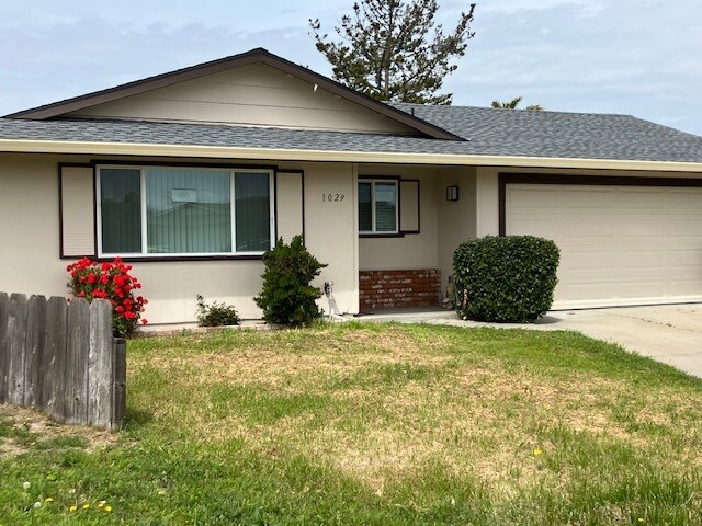 Photo - 1029 Larkin Cir