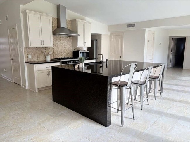 Photo - 4711 Imogene St