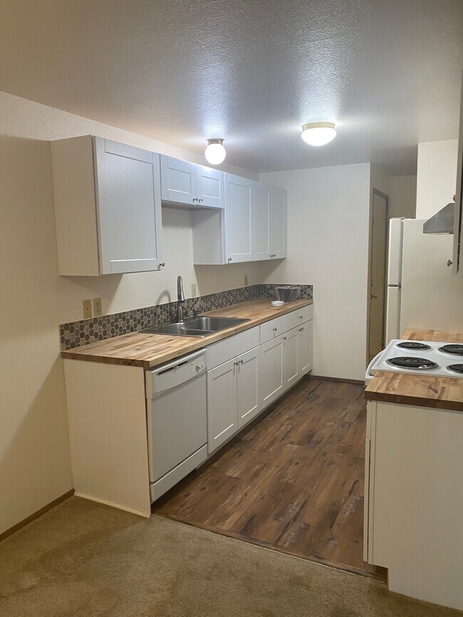 Photo - Stratford Square Apartments