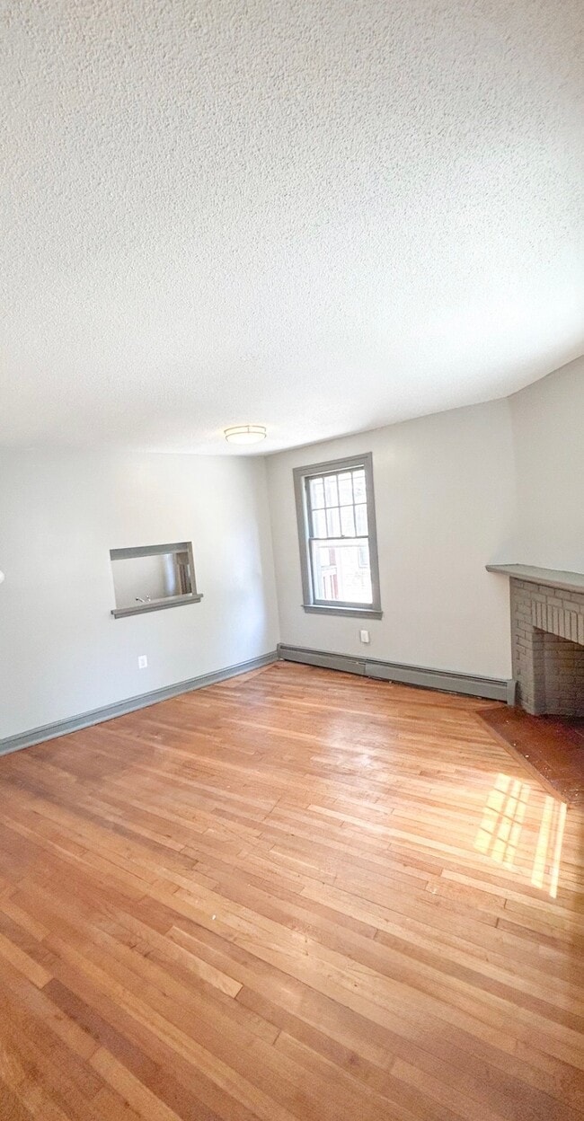 926 Asylum Ave Unit 1