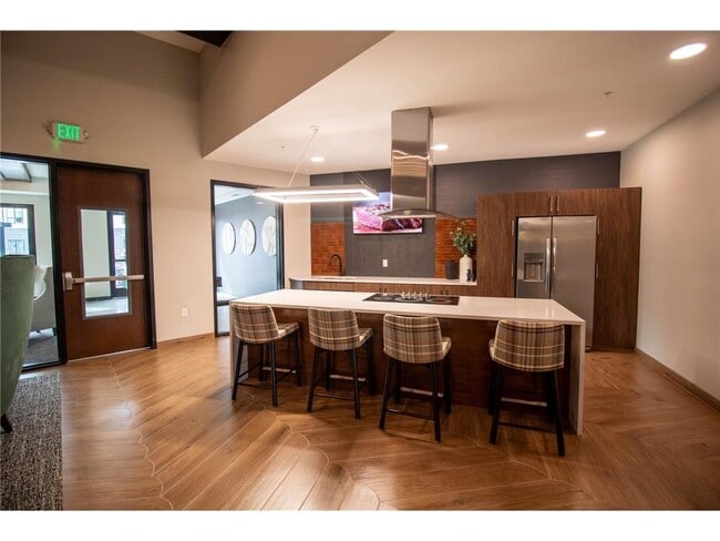 Building Photo - 6450 37th Ave NW Unit #302