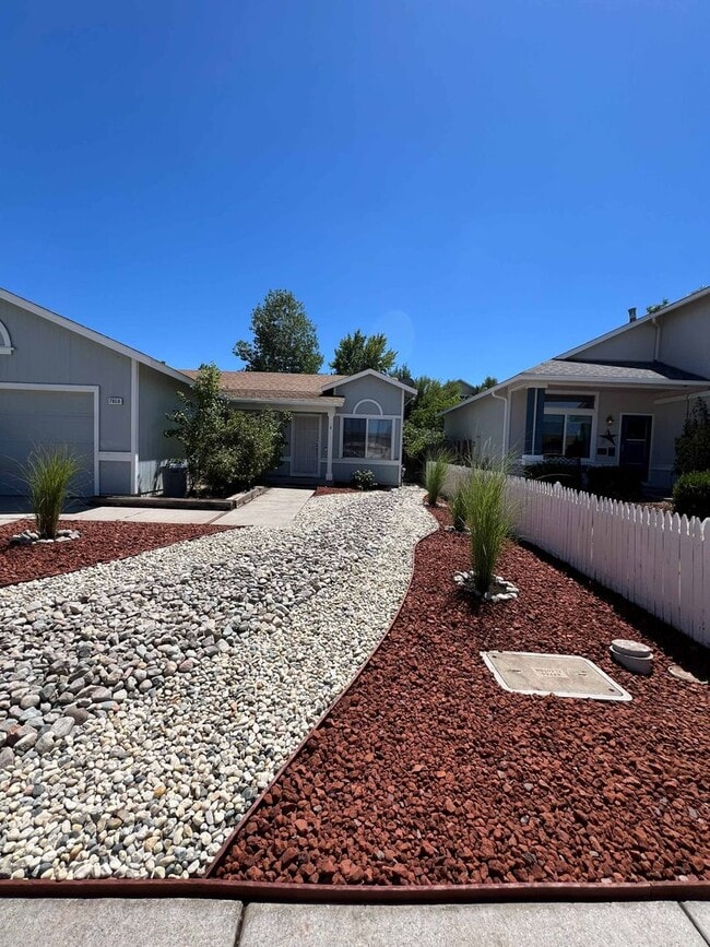 Building Photo - Well Maintained 3 Bedroom, 2 Bath Home