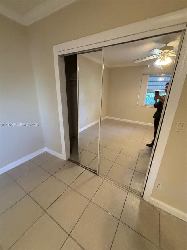 Photo - 724 Moffett St