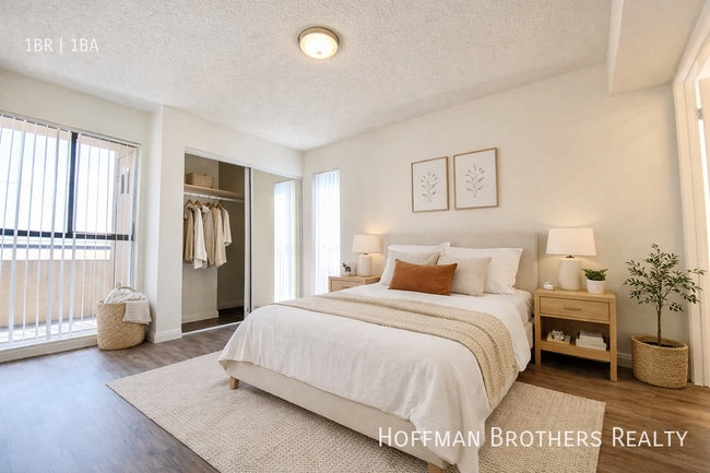 Photo - 1725 Grismer Ave Unidad 209