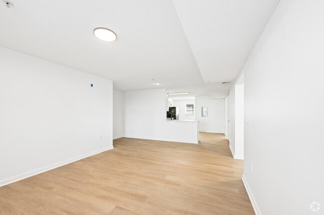 2BR, 2BA - 980SF - Living Room