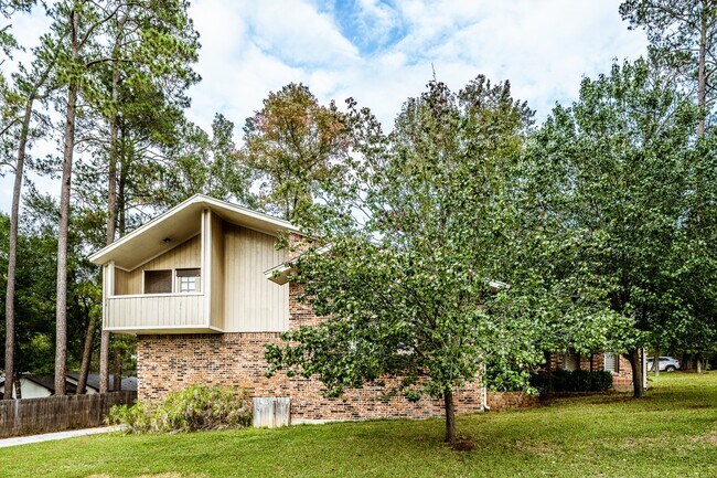 Photo - 422 River Oaks Dr