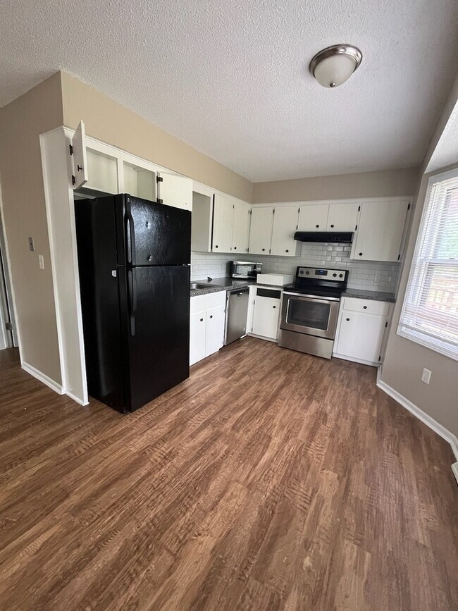 Photo - 14745 Riley St