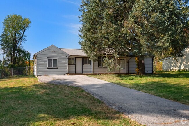 Building Photo - Beautiful Slab Home in Imperial with over ...