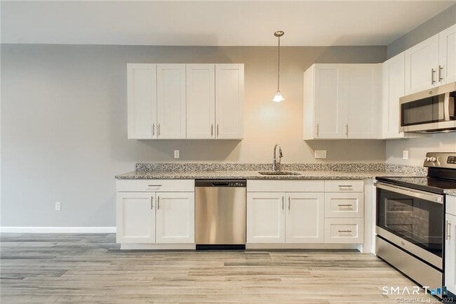 Photo - 9 Steele Blvd Unit 306