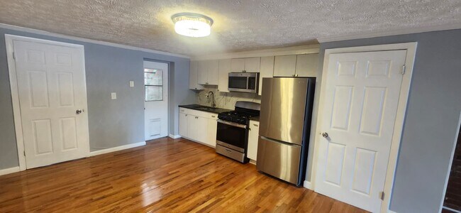 Photo - 46 Warren St Unit 1