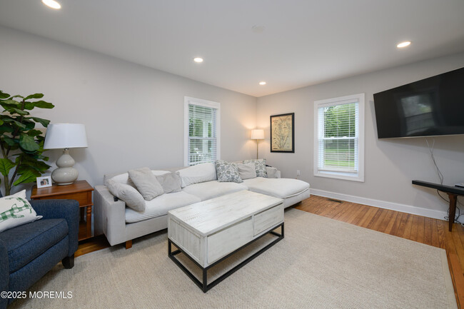 Photo - 216 Chapel Hill Rd