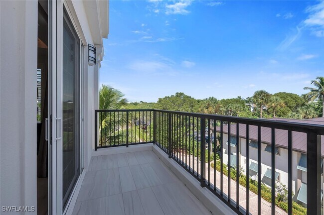 Building Photo - 490 5th St S Unit 101